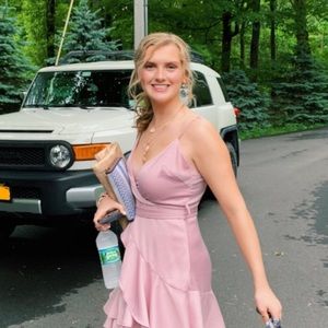 Meet your Posher, Caitlin